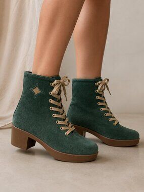 Lazo Siren Roller Skate Suede Leather Boots Size 6